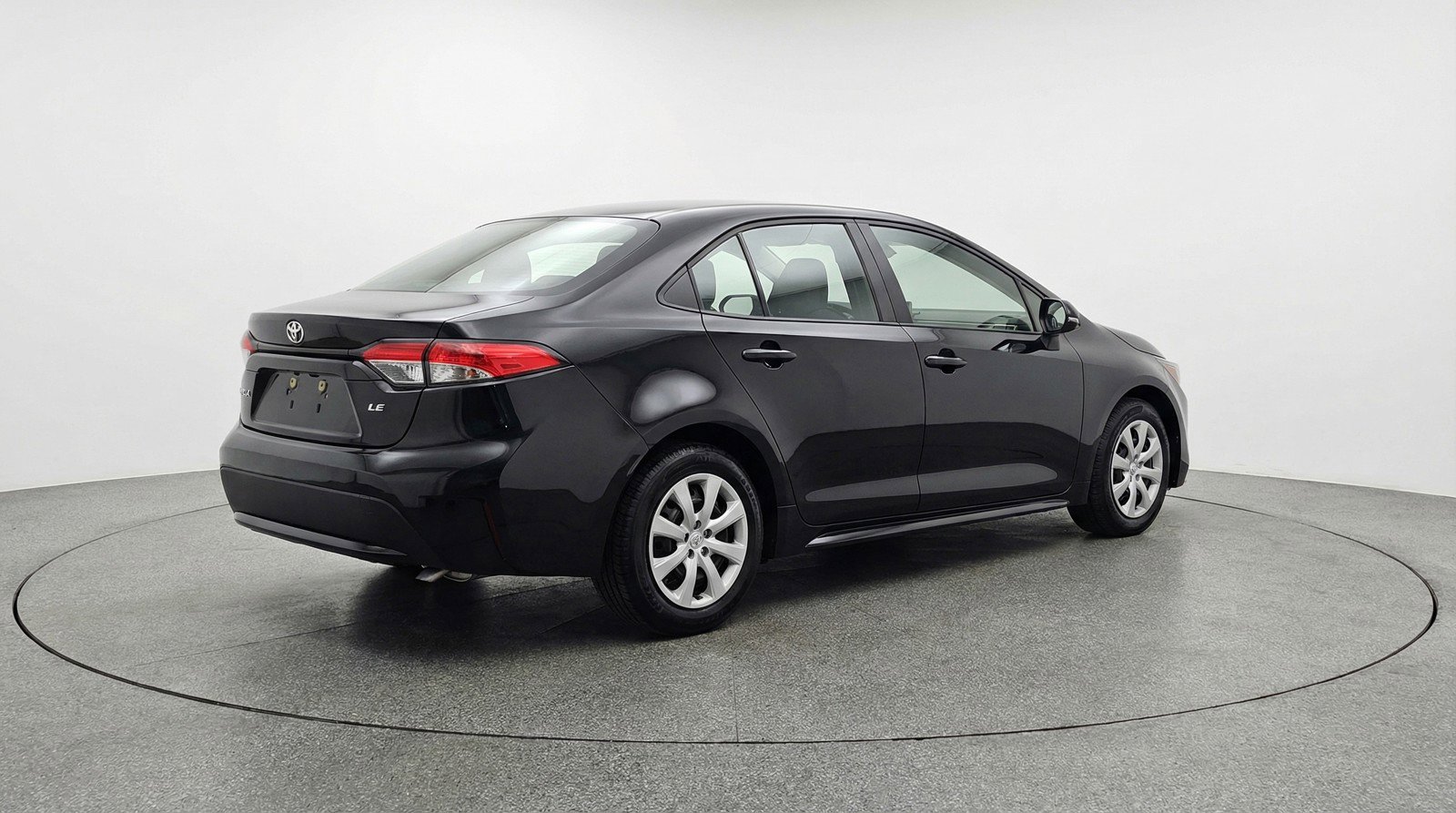 Used 2025 Toyota Corolla LE image 9