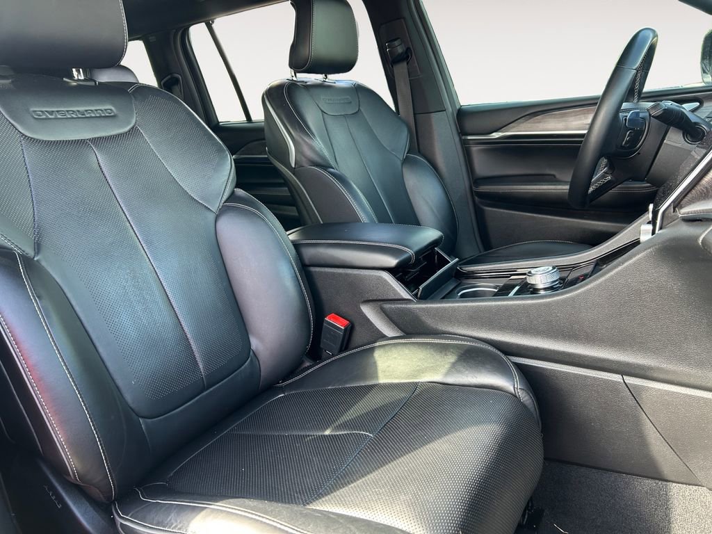 Used 2021 Jeep Grand Cherokee L Overland w/ Luxury Tech Group IV RWD image 15