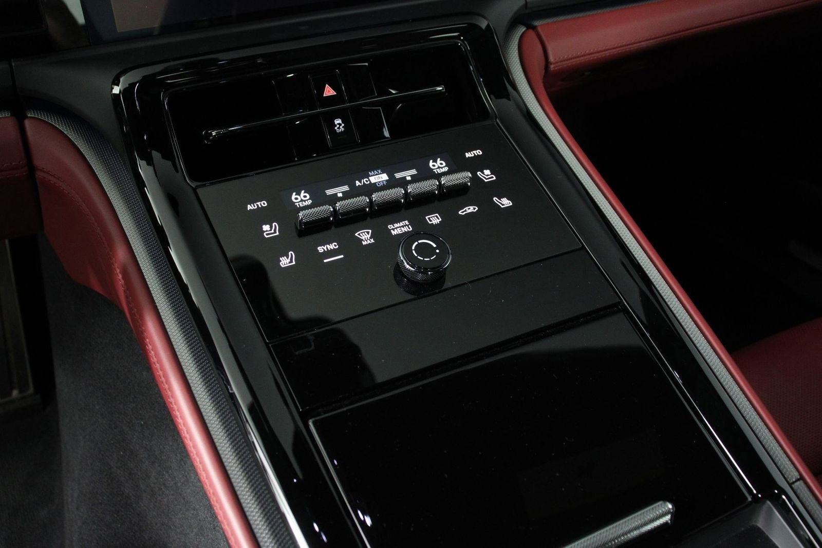 Certified 2025 Porsche Panamera image 18