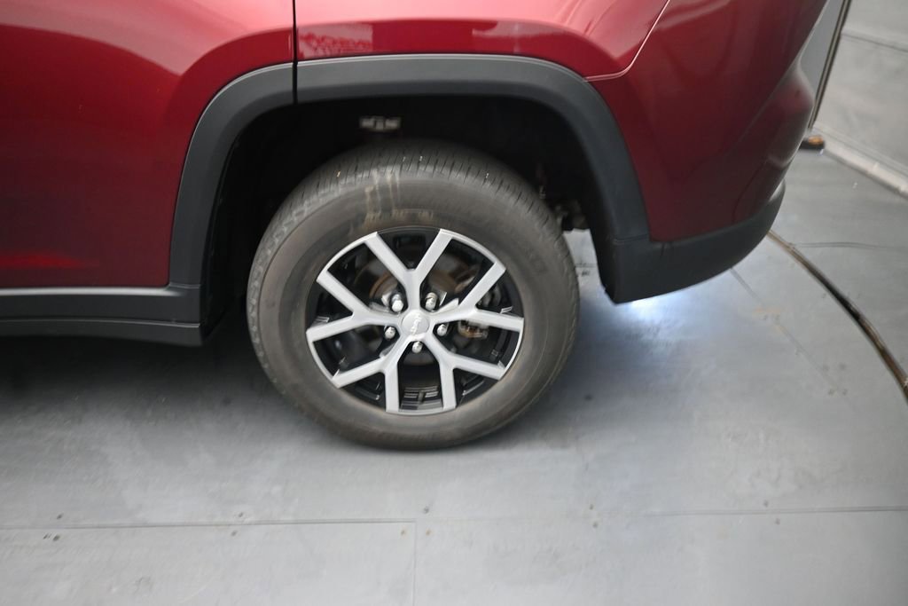 Used 2023 Jeep Grand Cherokee Limited AWD/4WD image 15