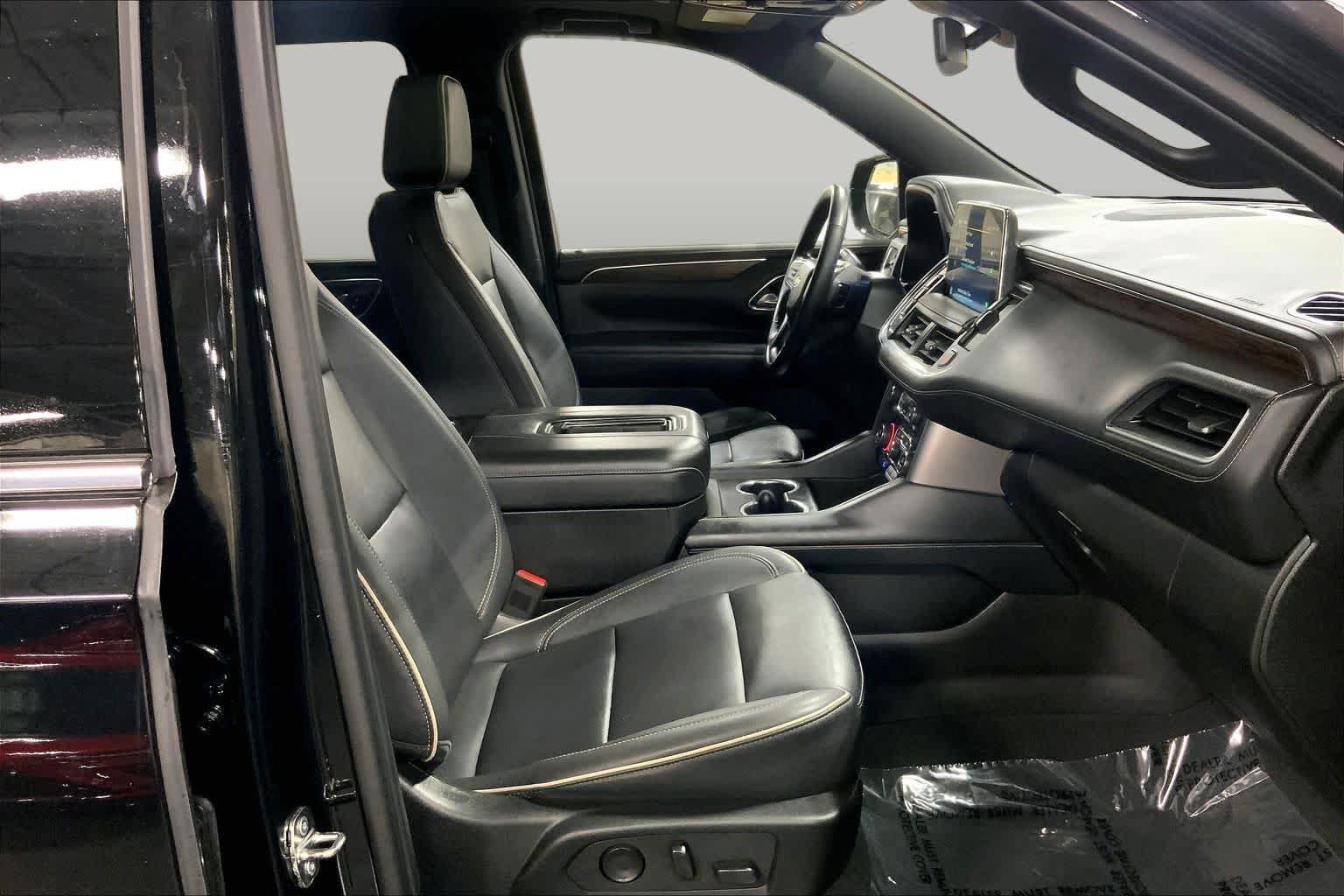 Used 2023 Chevrolet Suburban Premier w/ Max Trailering Package AWD/4WD image 9