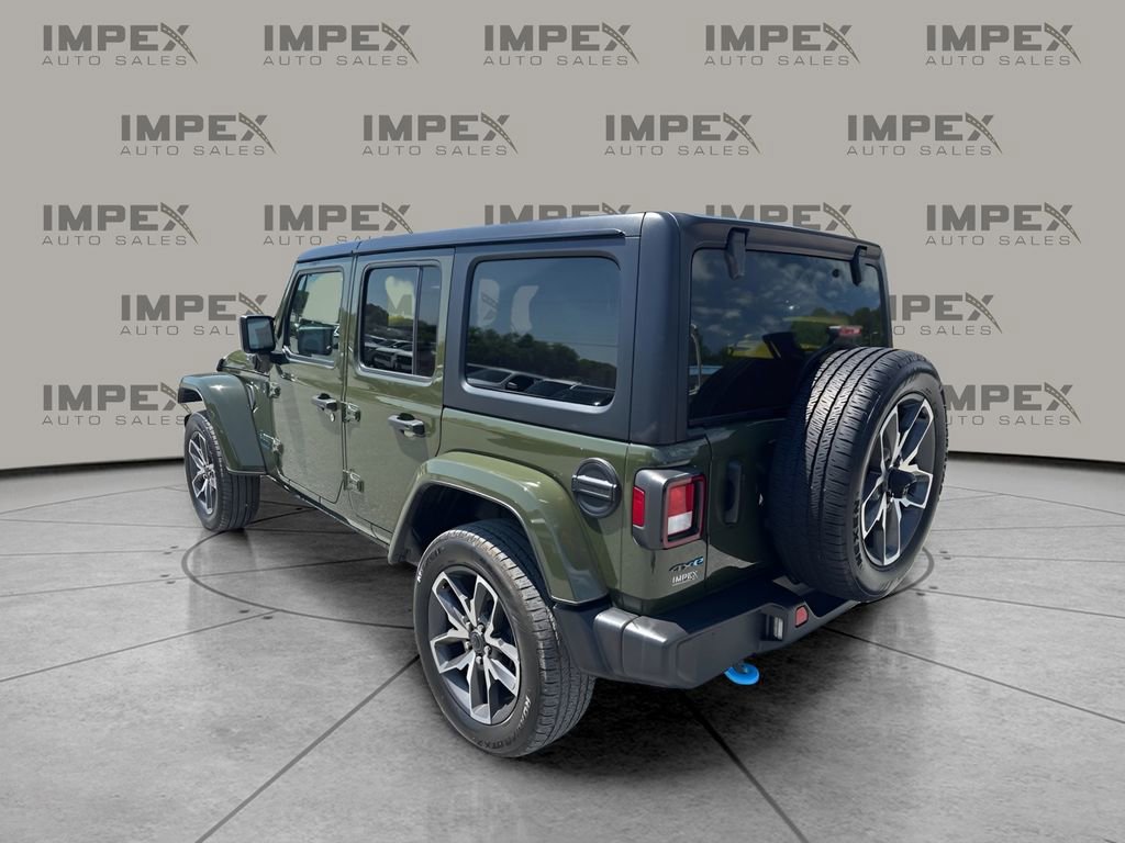 Used 2024 Jeep Wrangler Unlimited w/ Convenience Group AWD/4WD image 3
