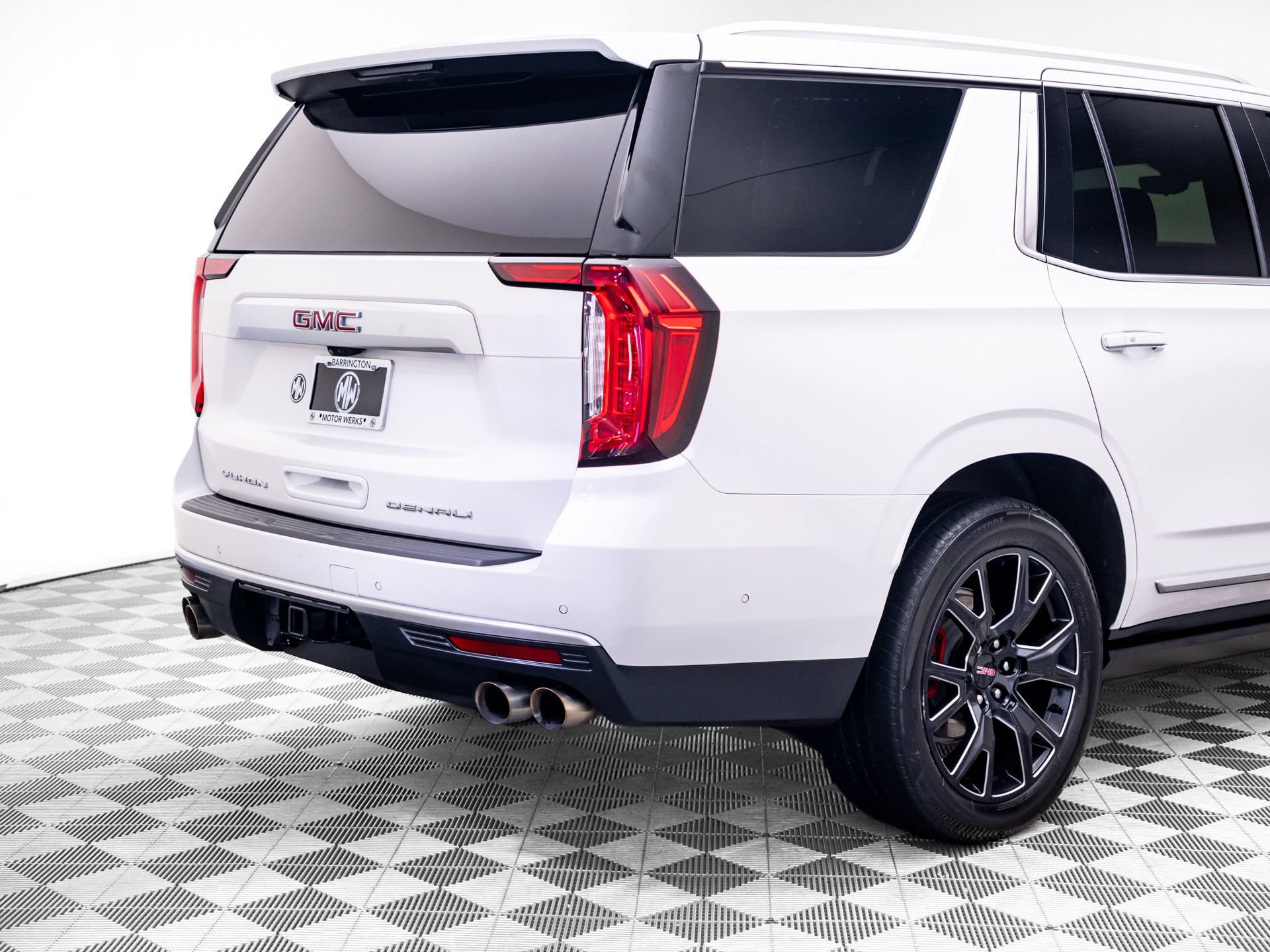 Used 2024 GMC Yukon Denali w/ Advanced Technology Package AWD/4WD image 35