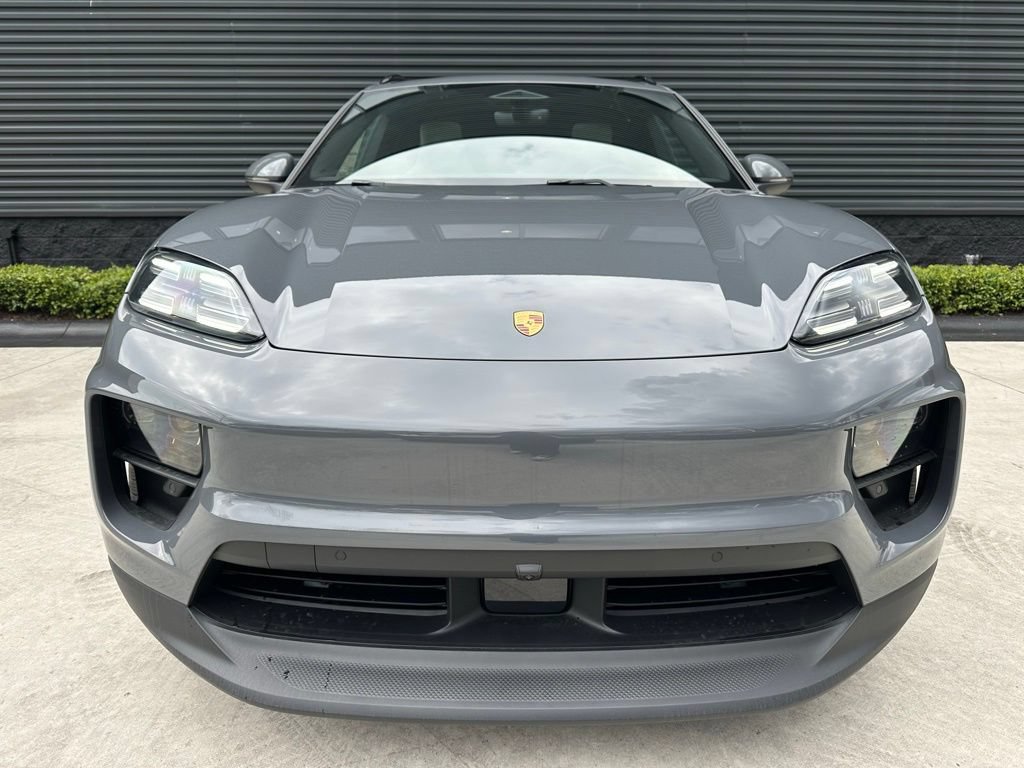 Used 2026 Porsche Macan Electric RWD image 8