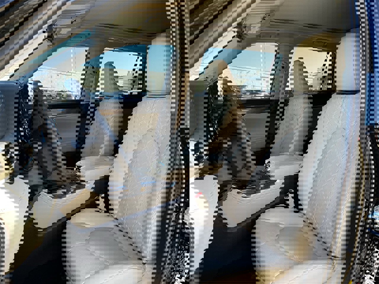 Used 2024 Toyota Highlander Platinum image 23