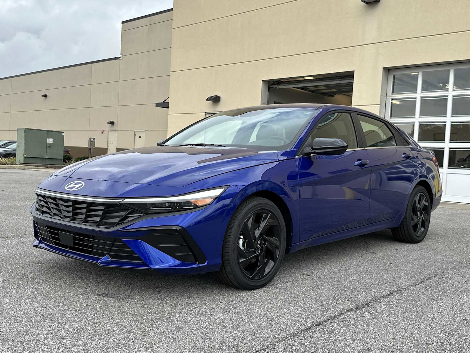 New 2026 Hyundai Elantra SEL Sport Premium image 3