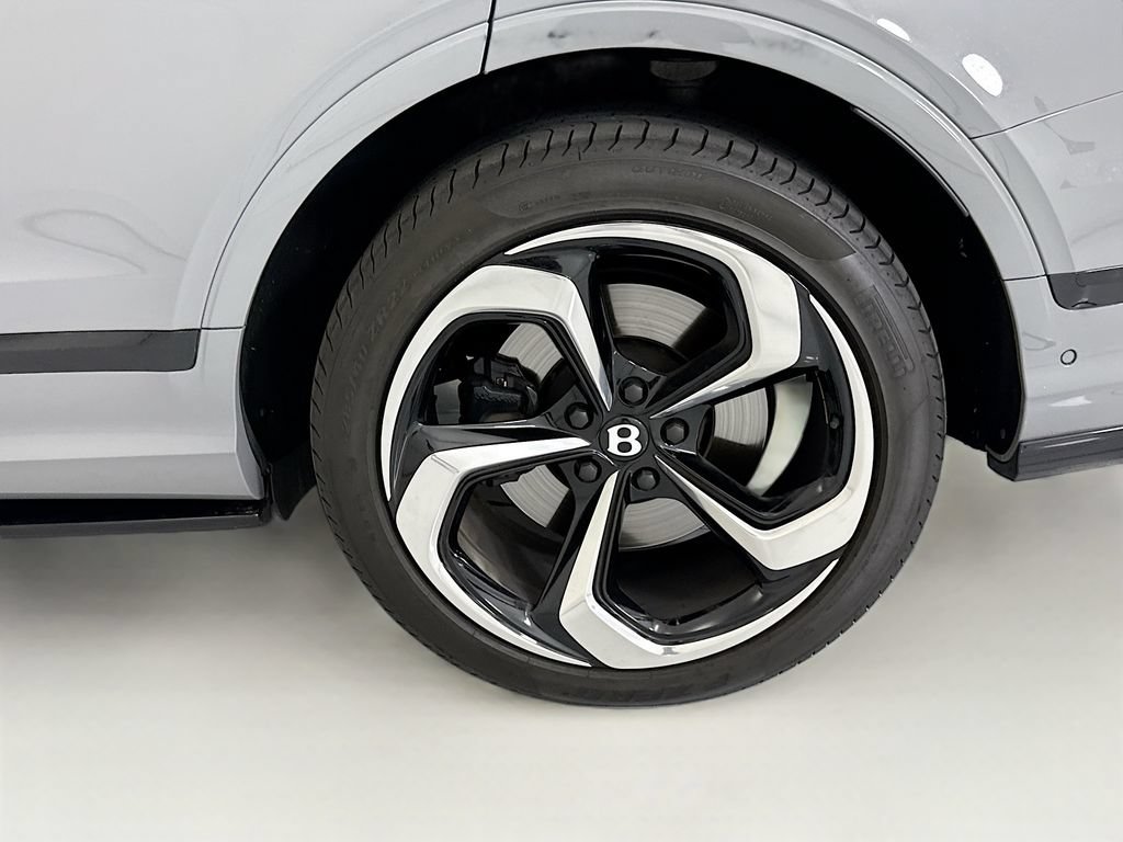 Certified 2023 Bentley Bentayga AWD/4WD image 29