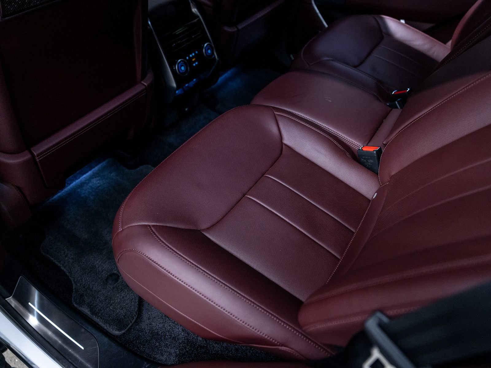 Used 2025 Land Rover Range Rover Autobiography image 28