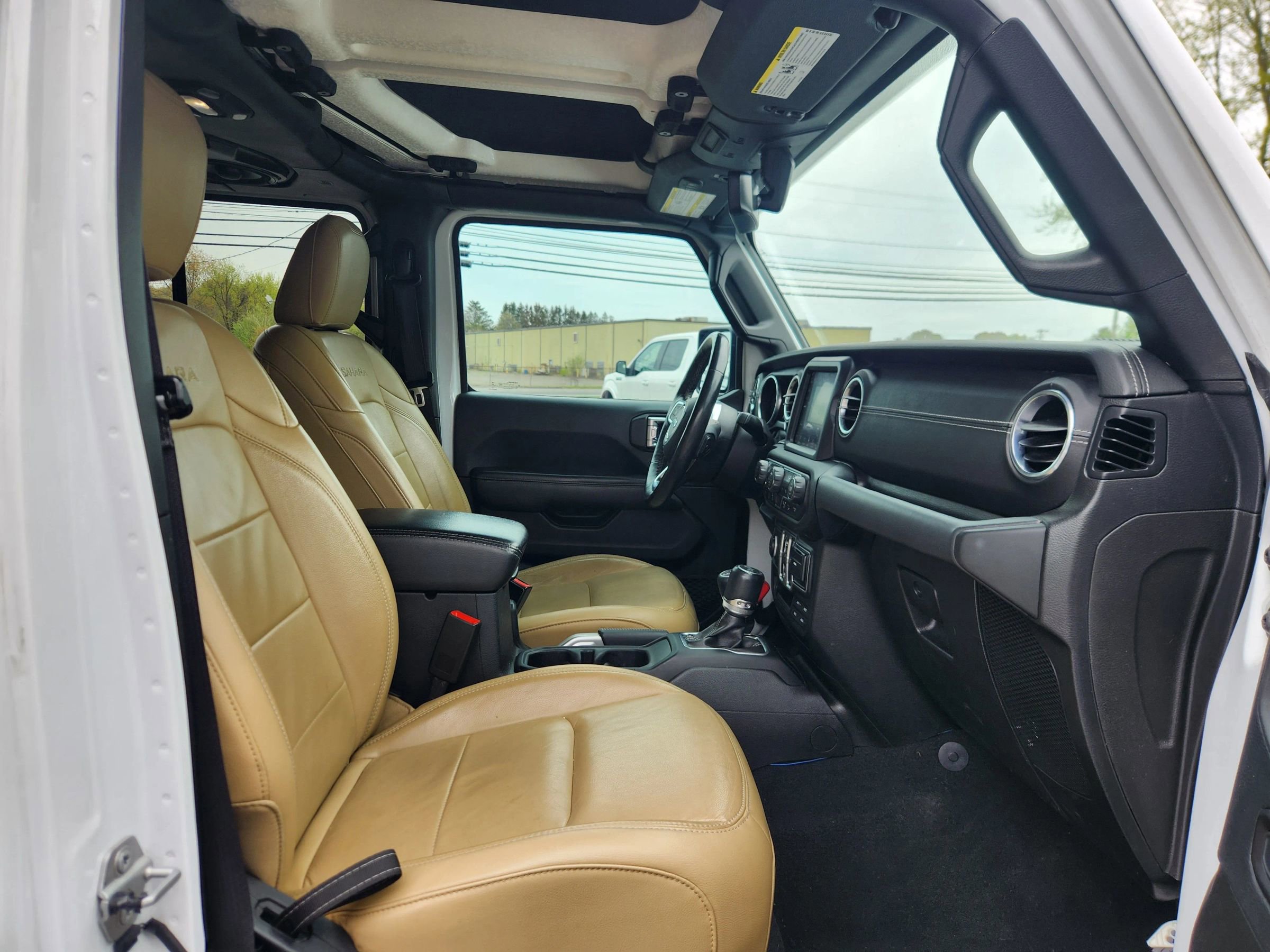 Used 2018 Jeep Wrangler Unlimited Sahara w/ Dual Top Group AWD/4WD image 42