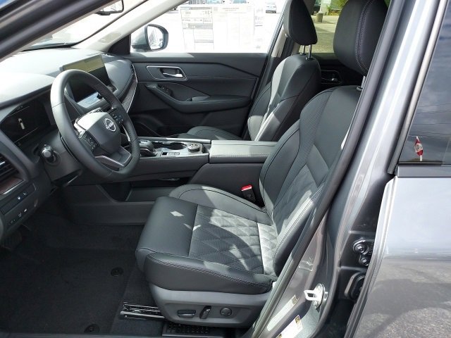 New 2026 Nissan Rogue Platinum image 10