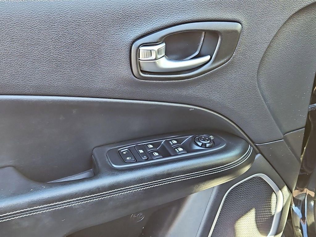 Used 2021 Jeep Compass Sport AWD/4WD image 11