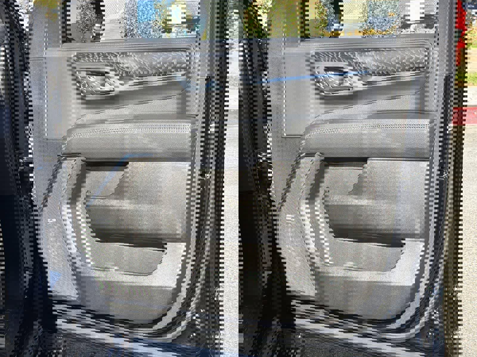 Used 2023 GMC Yukon XL Denali image 35