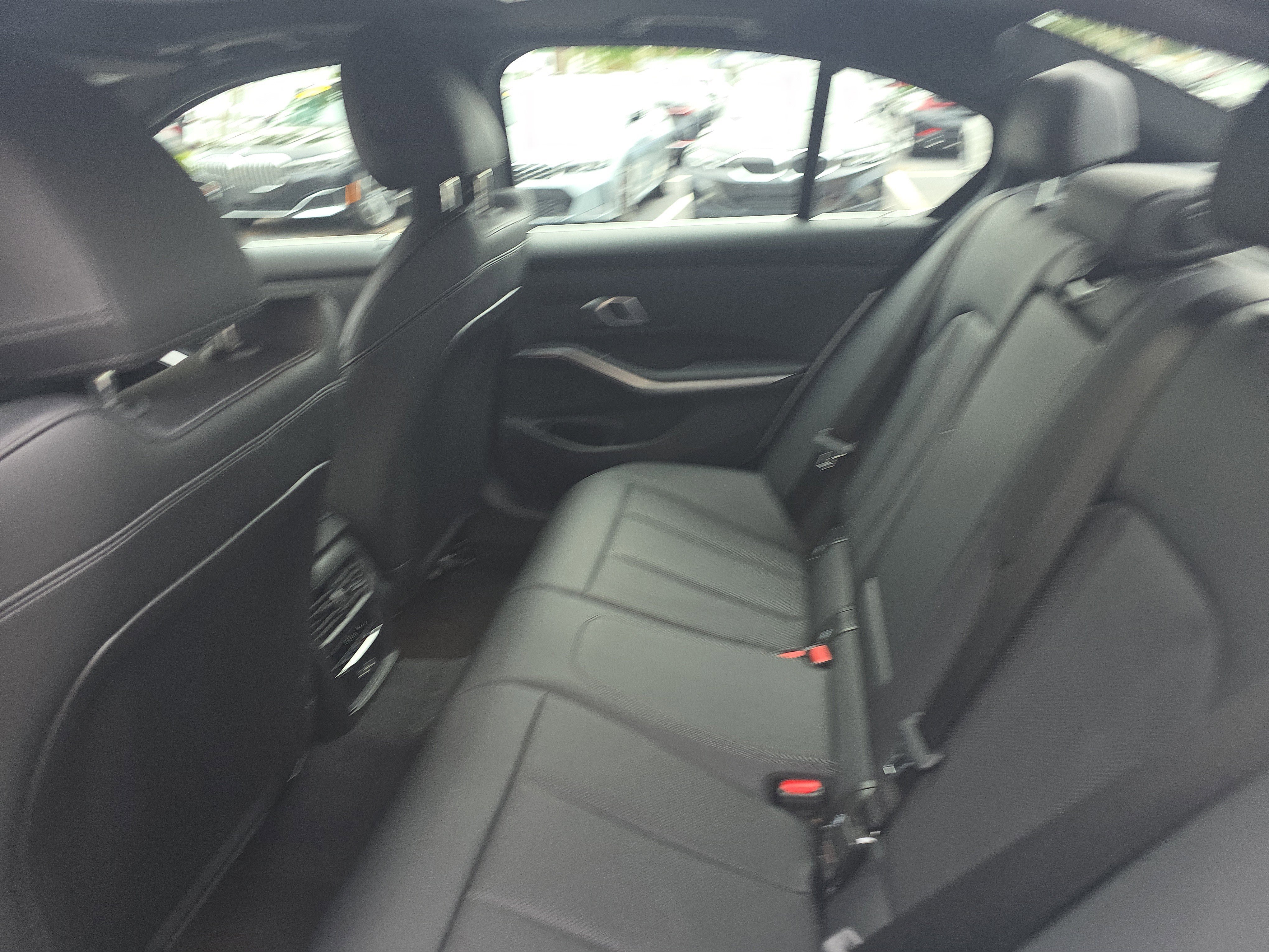 Used 2024 BMW 330i Sedan image 9