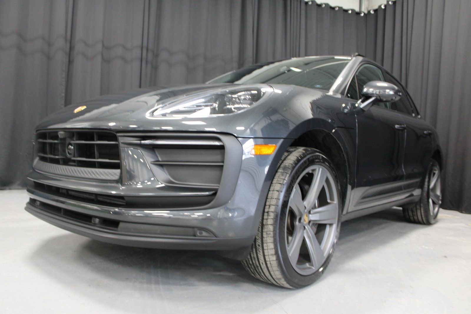 Used 2025 Porsche Macan image 14