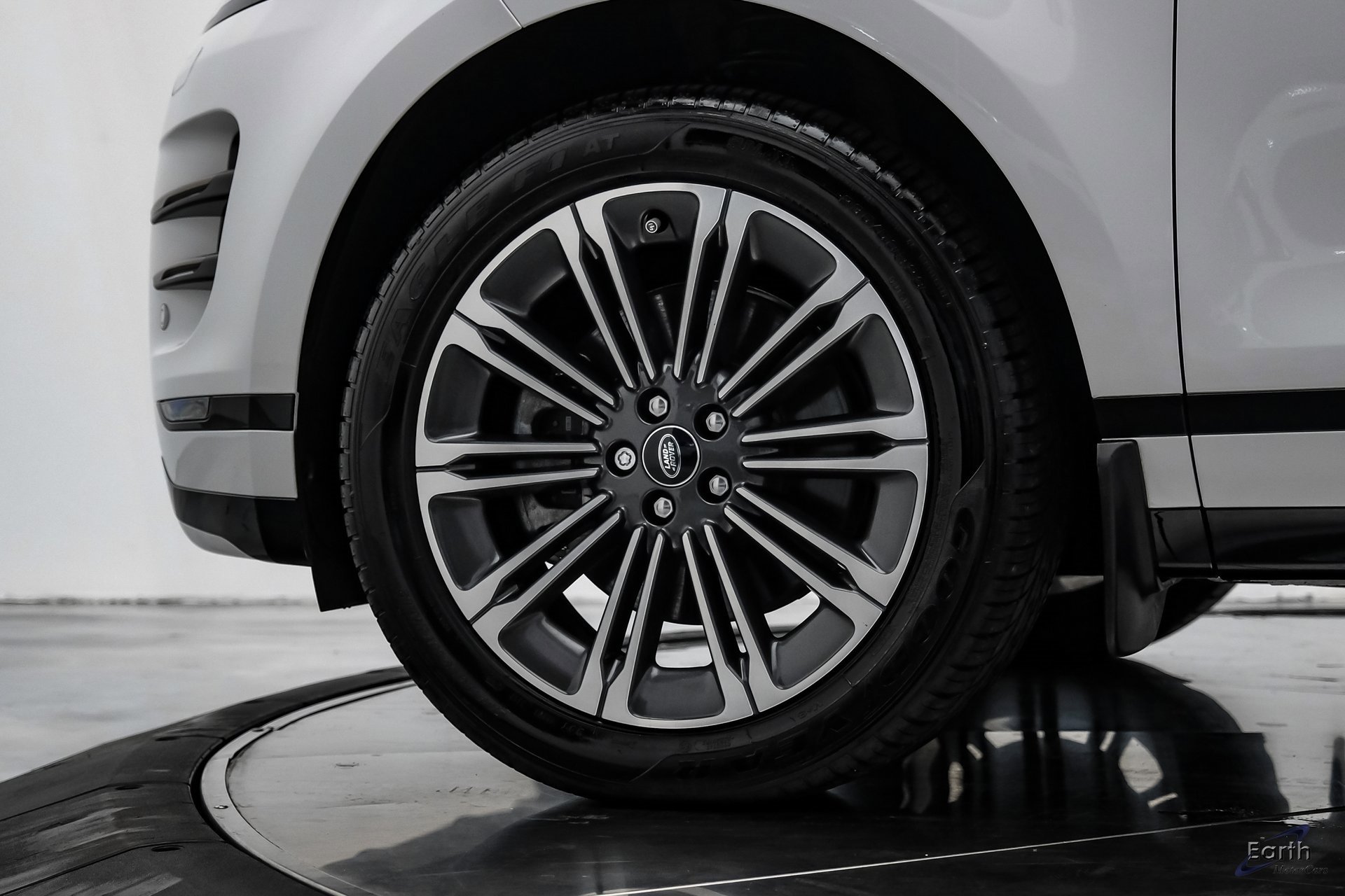 Used 2024 Land Rover Range Rover Evoque Dynamic SE image 86