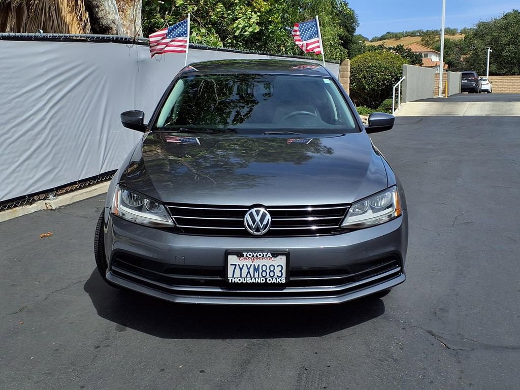 Used 2017 Volkswagen Jetta S image 2