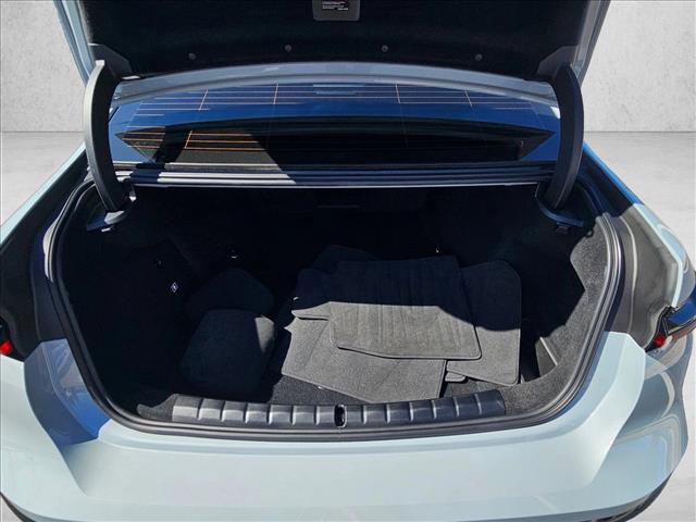 Certified 2025 BMW i7 xDrive60 image 6