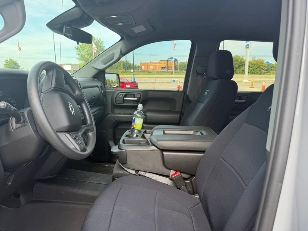 Used 2024 Chevrolet Silverado 1500 Custom Trail Boss w/ LPO, Dark Essentials Package AWD/4WD image 5