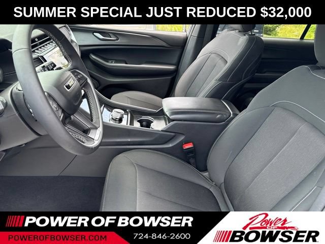 Used 2024 Jeep Grand Cherokee L Laredo AWD/4WD image 10