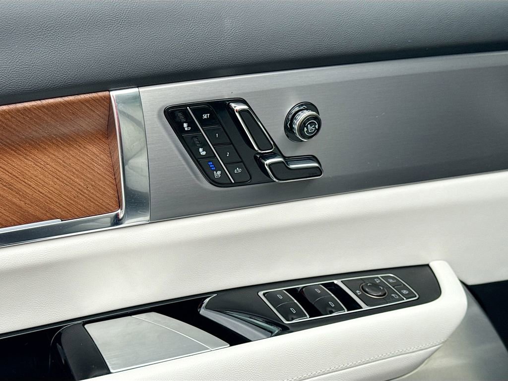 New 2026 Cadillac Vistiq Sport w/ LPO, Floor Liner Package image 18