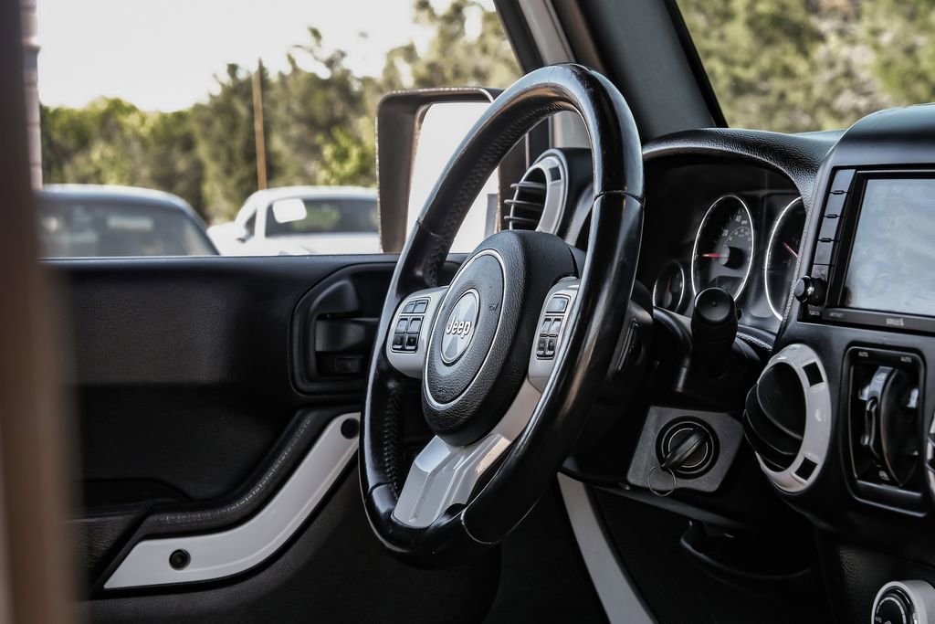 Used 2015 Jeep Wrangler Unlimited Sahara w/ Quick Order Package 24X image 12