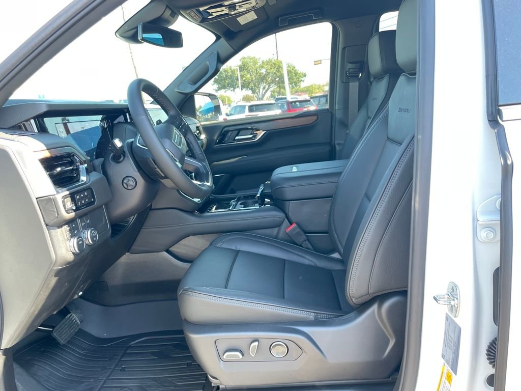 New 2026 GMC Yukon Denali w/ LPO, Floor Liner Package image 10