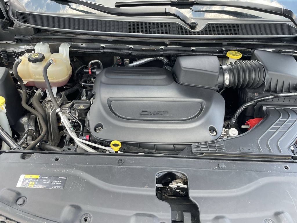 Used 2020 Chrysler Voyager Lxi FWD image 13