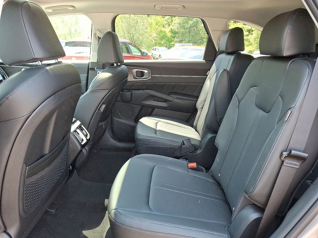 New 2025 Kia Sorento SX image 10