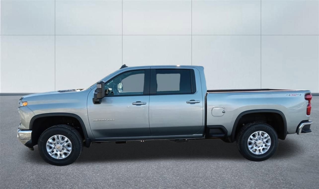 Used 2026 Chevrolet Silverado 2500 LT image 2