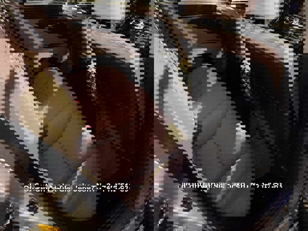 Used 2014 Lexus LS 460 image 10