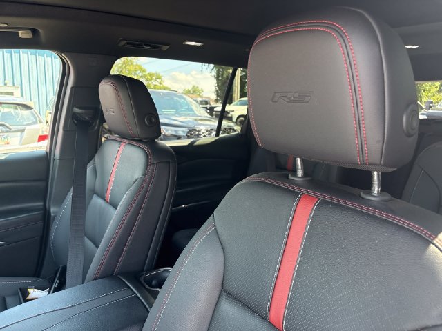 Used 2026 Chevrolet Traverse RS w/ LPO, Floor Liner Package AWD/4WD image 9