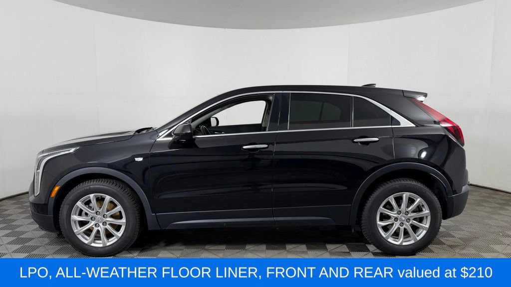 Used 2019 Cadillac XT4 Luxury w/ Cold Weather Package FWD image 5