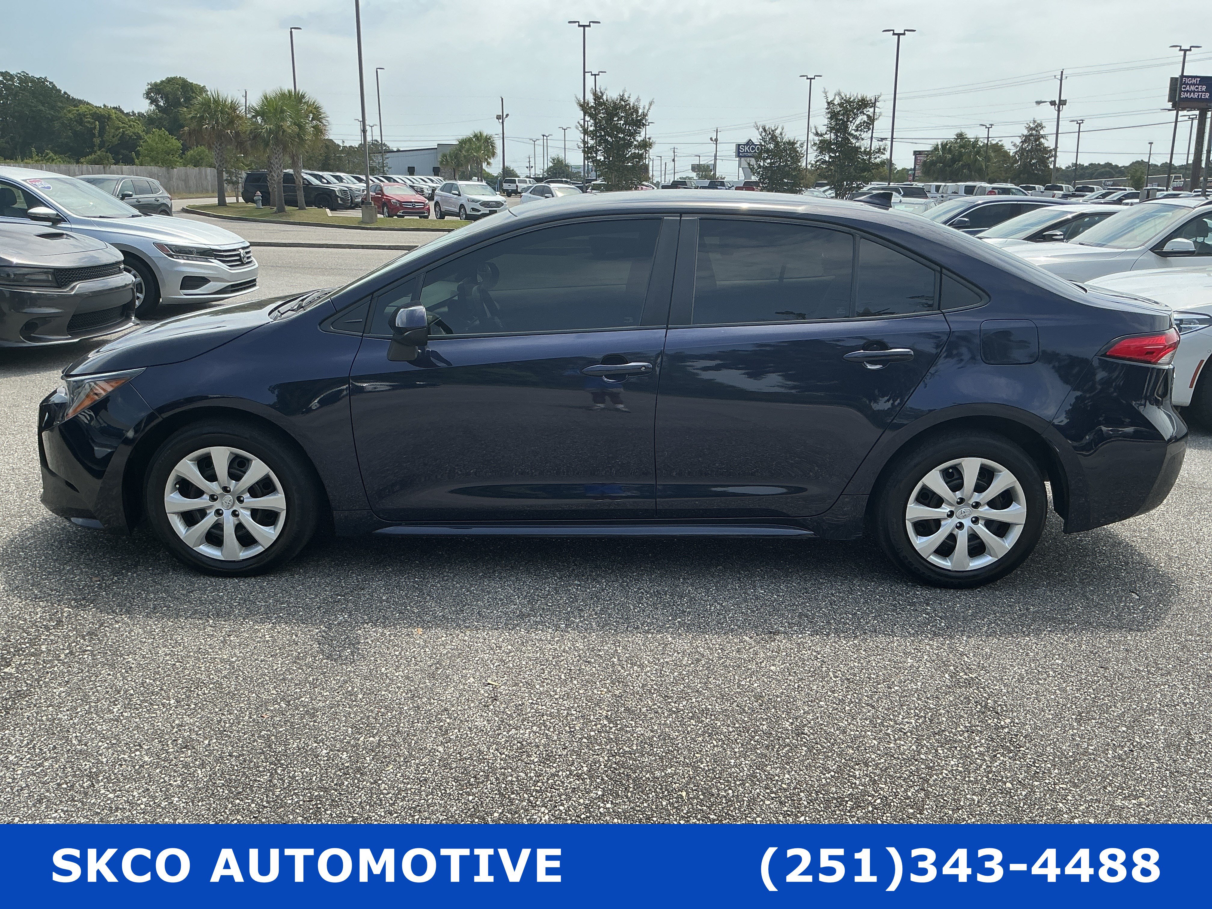 Used 2024 Toyota Corolla LE FWD image 2