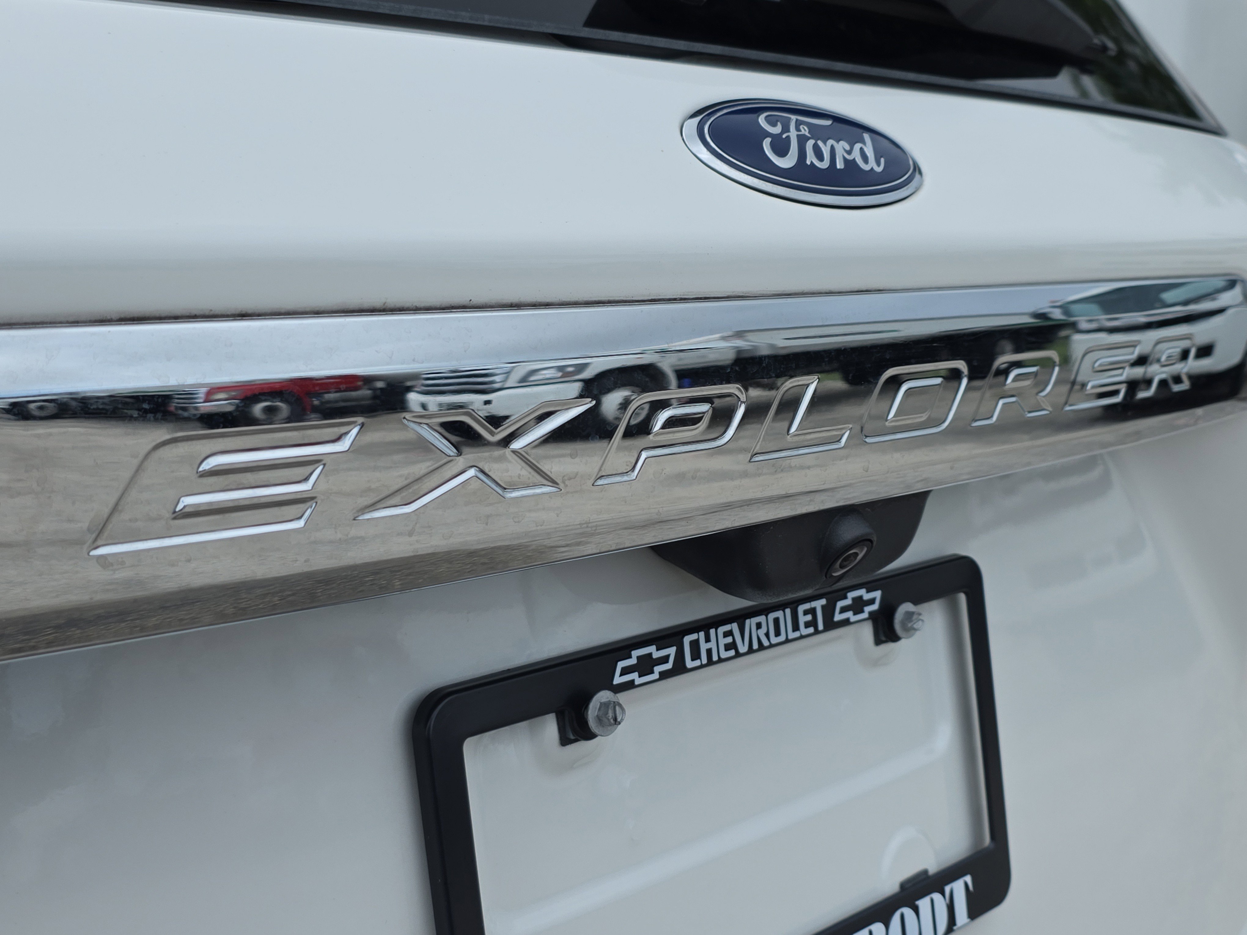 Used 2023 Ford Explorer XLT w/ Equipment Group 202A RWD image 10