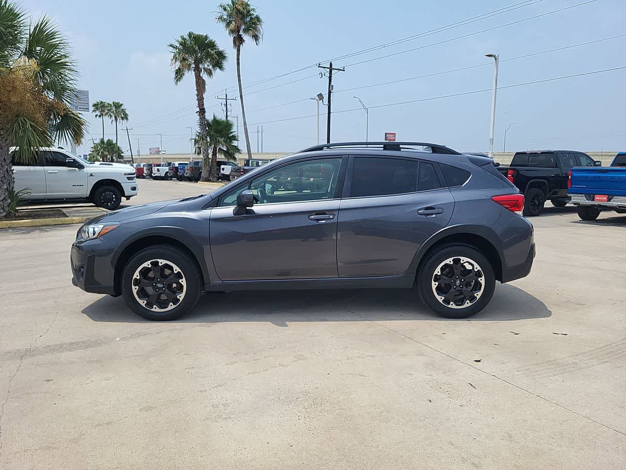 Used 2022 Subaru Crosstrek 2.0i Premium w/ Moonroof Package AWD/4WD image 11