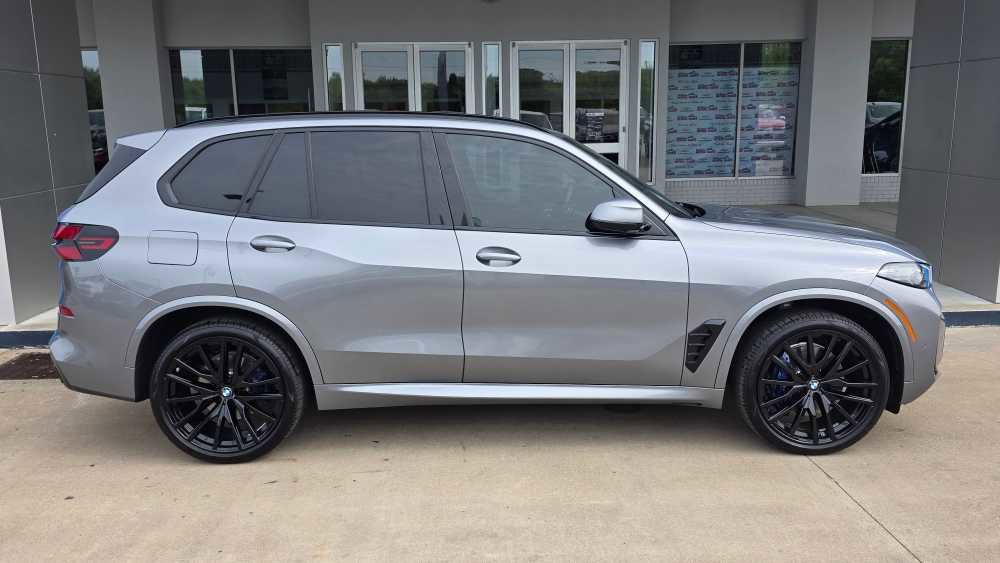 Used 2026 BMW X5 sDrive40i w/ M Sport Package image 6