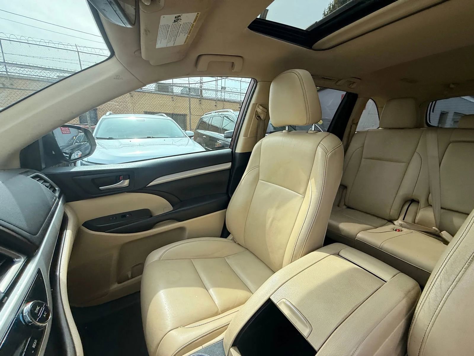 Used 2019 Toyota Highlander XLE image 13