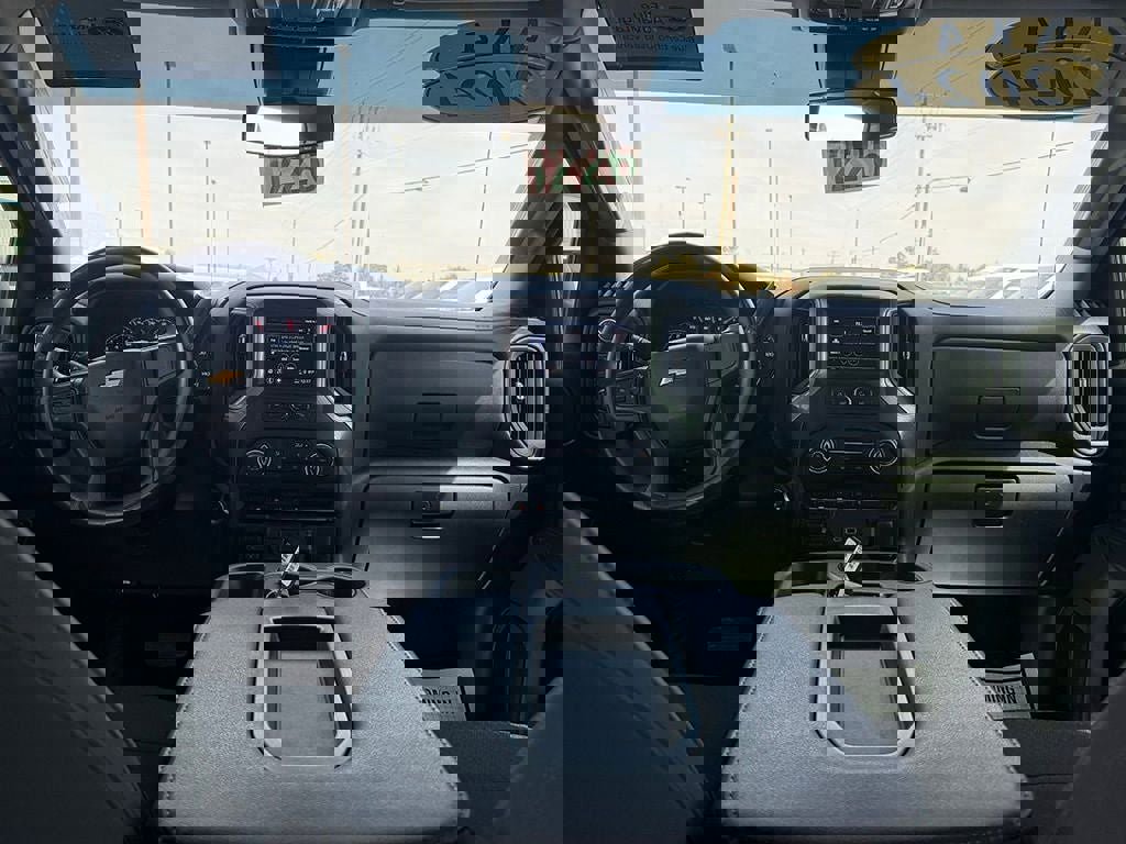 Used 2024 Chevrolet Silverado 1500 Custom image 13