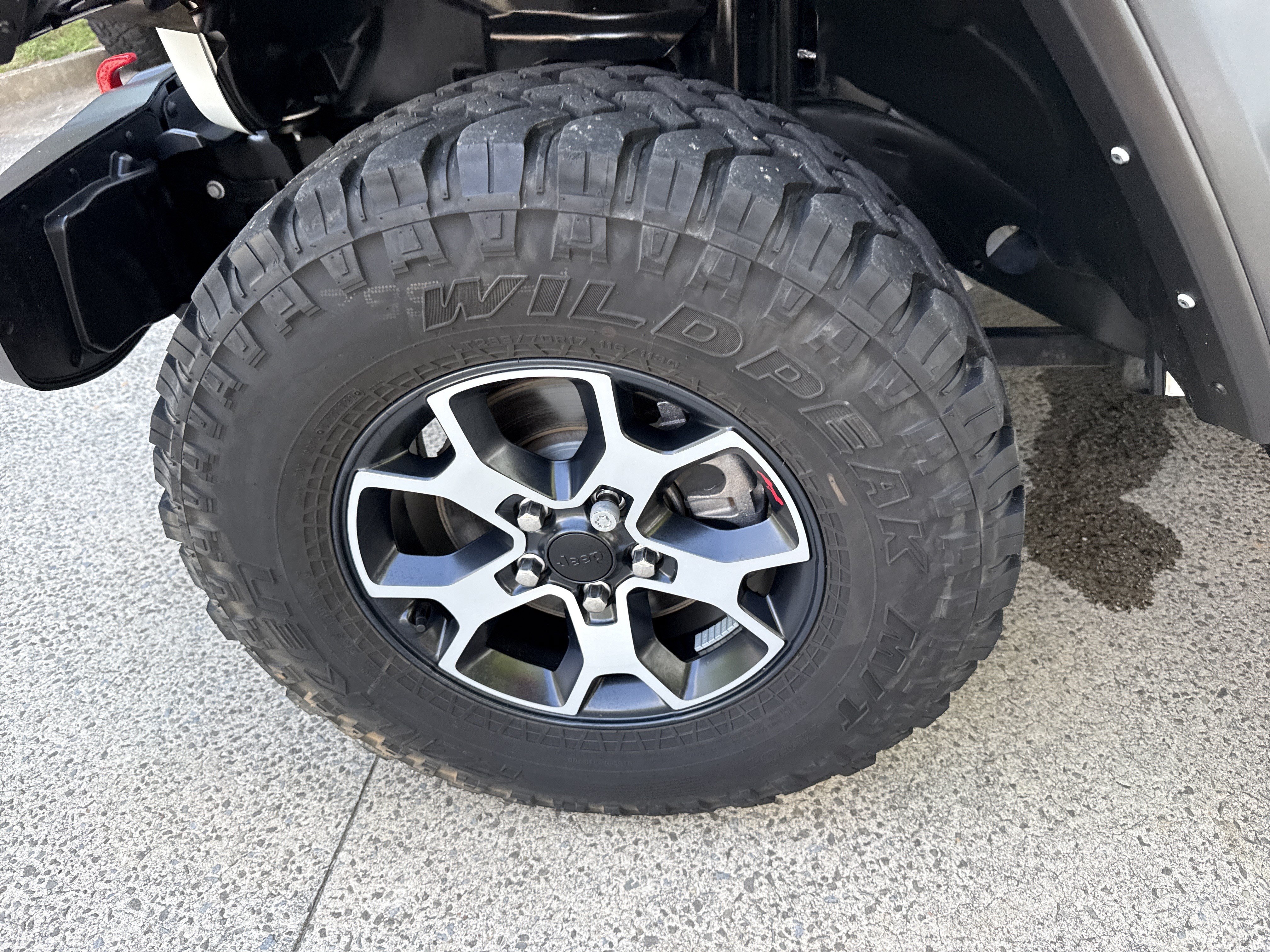 Used 2023 Jeep Wrangler Unlimited Rubicon w/ Cold Weather Group AWD/4WD image 11