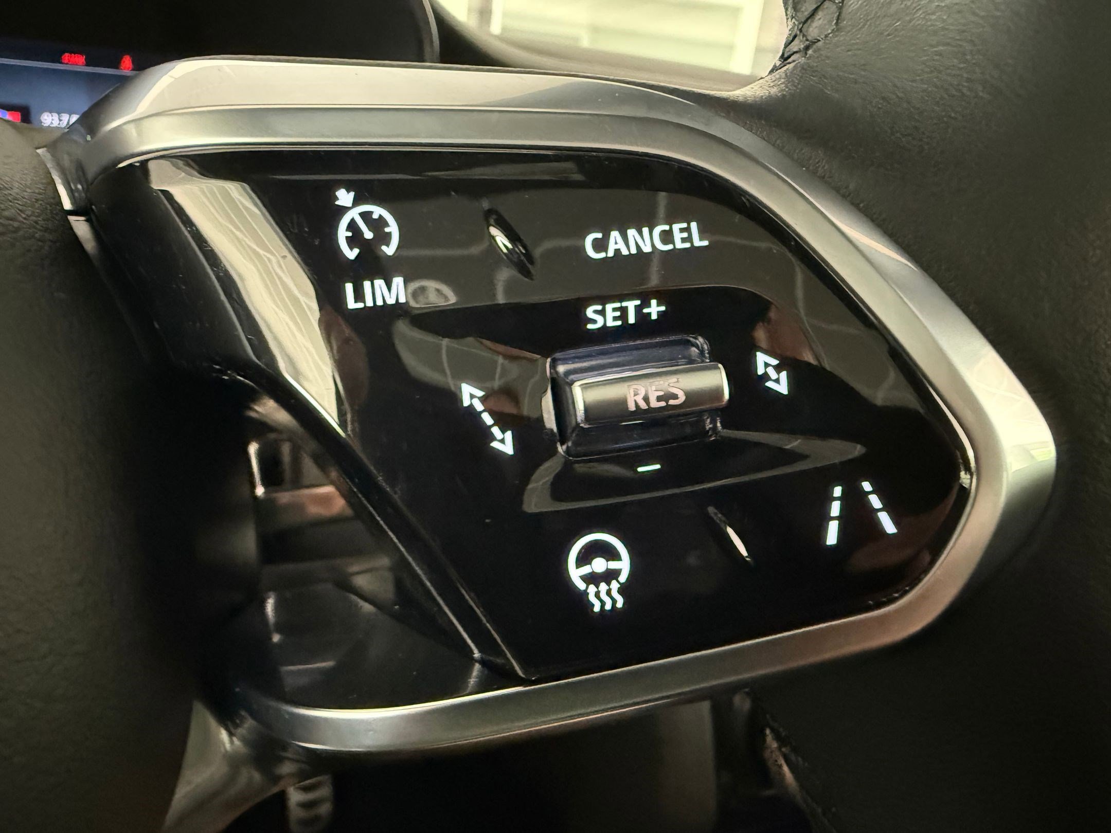 Used 2024 Jaguar E-PACE R-Dynamic SE AWD/4WD image 18