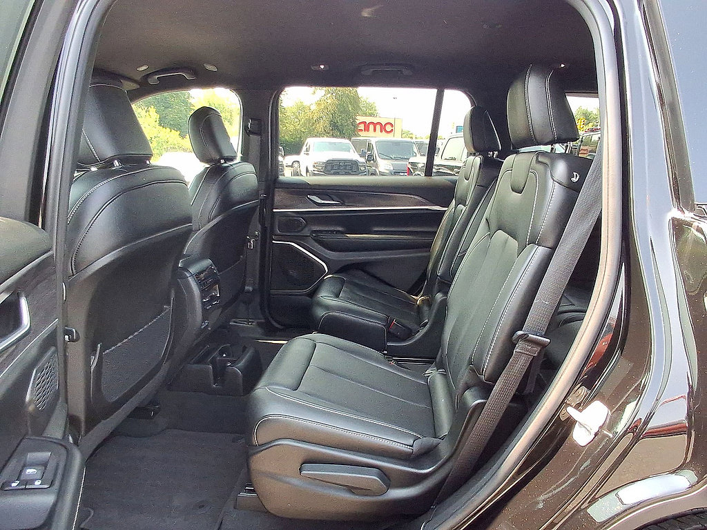 Used 2024 Jeep Grand Cherokee L Limited AWD/4WD image 26