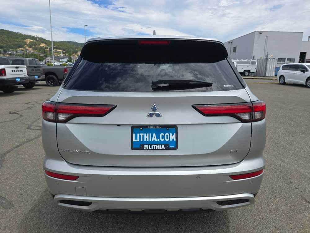 Used 2024 Mitsubishi Outlander SE AWD/4WD image 4