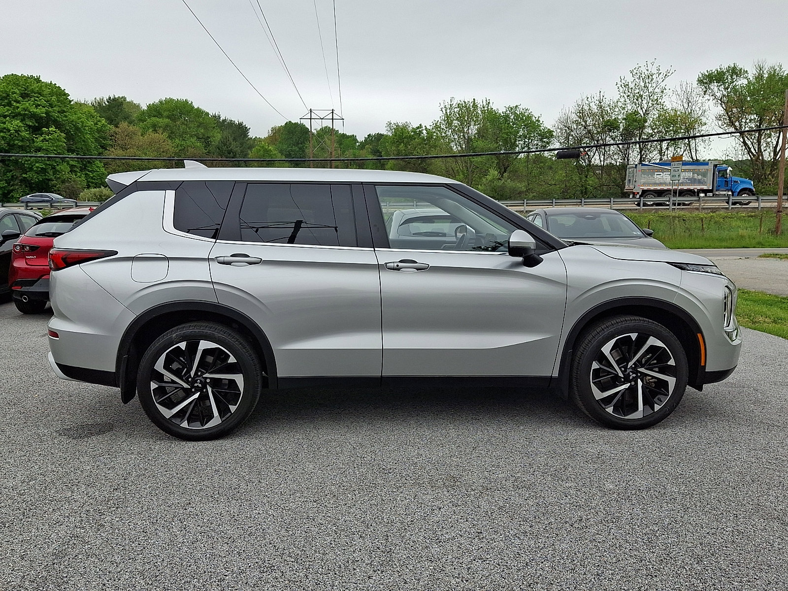 Used 2024 Mitsubishi Outlander SE AWD/4WD image 7