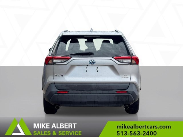 Used 2021 Toyota RAV4 LE AWD/4WD image 5