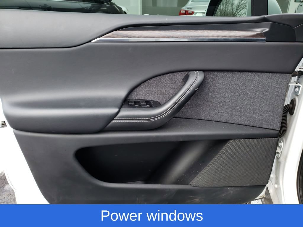 Used 2022 Tesla Model X image 21