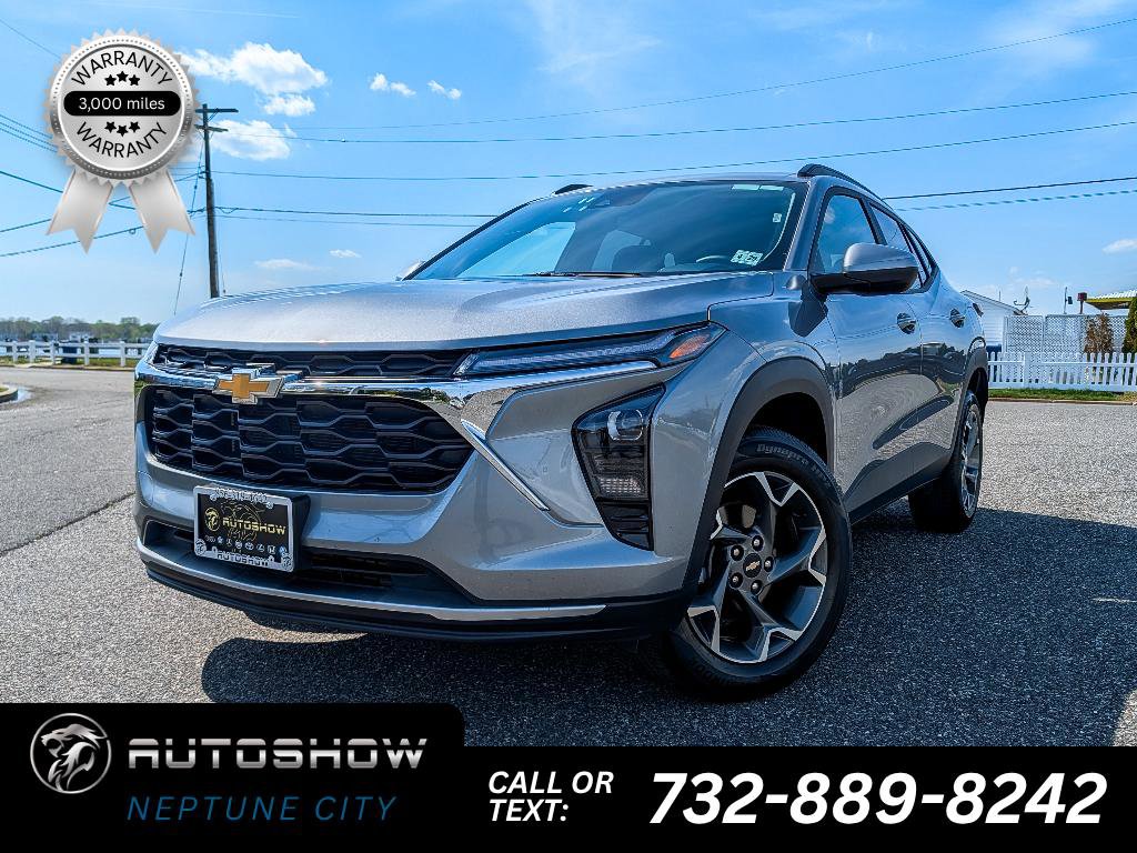 Used 2025 Chevrolet Trax LT w/ LT Convenience Package FWD image 1