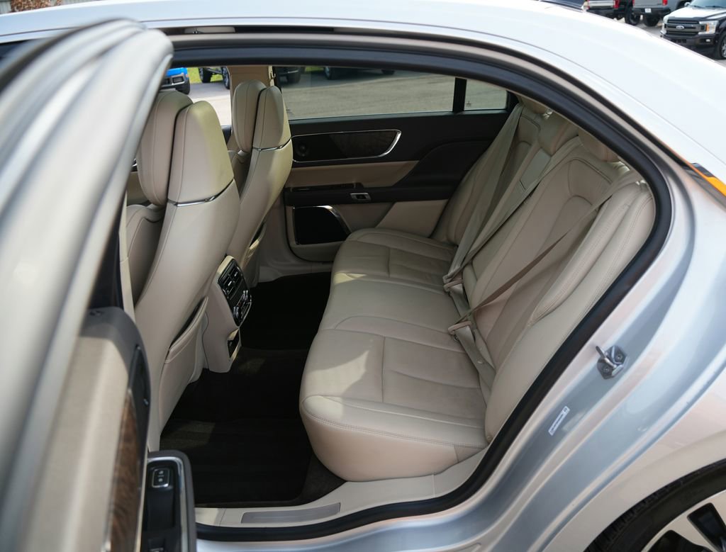 Used 2019 Lincoln Continental Reserve image 28