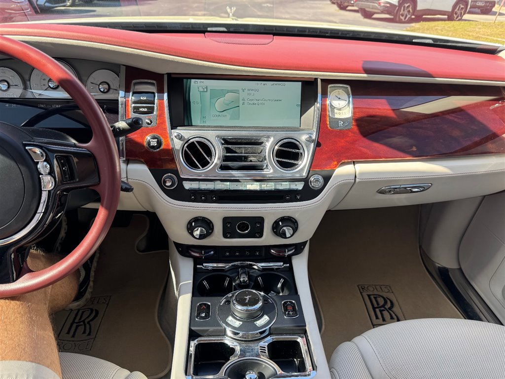 Used 2017 Rolls-Royce Ghost image 15