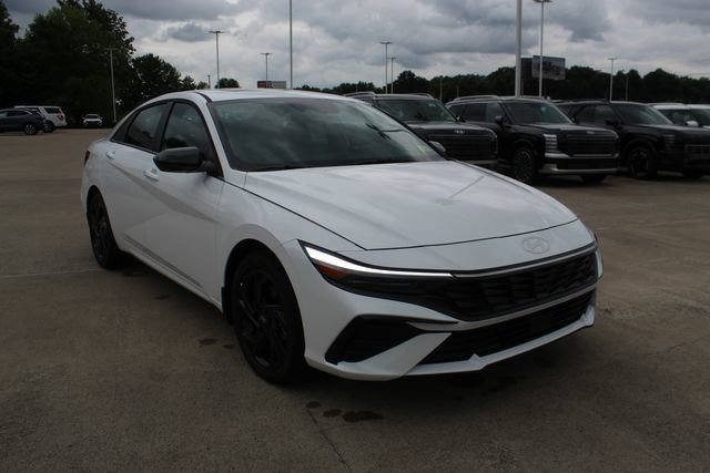 Used 2026 Hyundai Elantra Sport FWD image 6