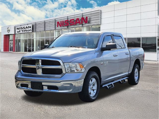 Used 2019 RAM 1500 Classic SLT w/ Luxury Group image 8
